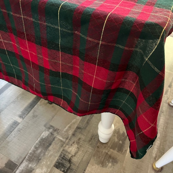 Festive Lightweight Tartan Tablecloth - Picture 1 of 3